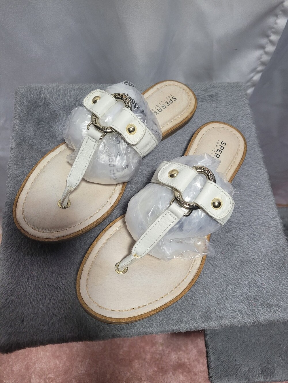Sperry White Leather Thong Slide Sandals with Gold Accent